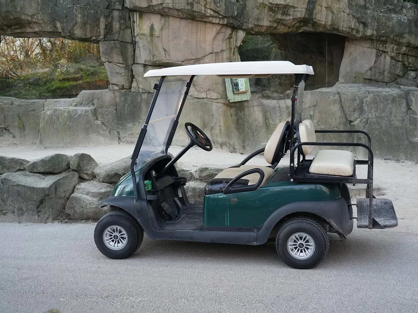 2024 E-Z-GO Express S4